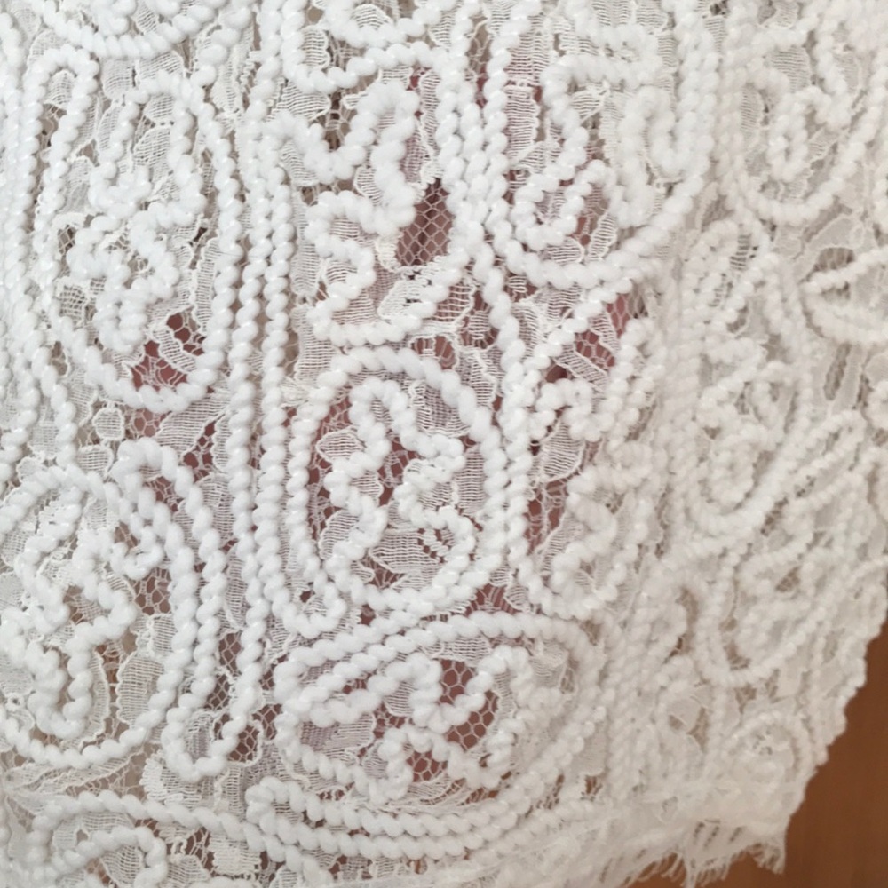 Cropped Lace Top - Picture 4 of 5
